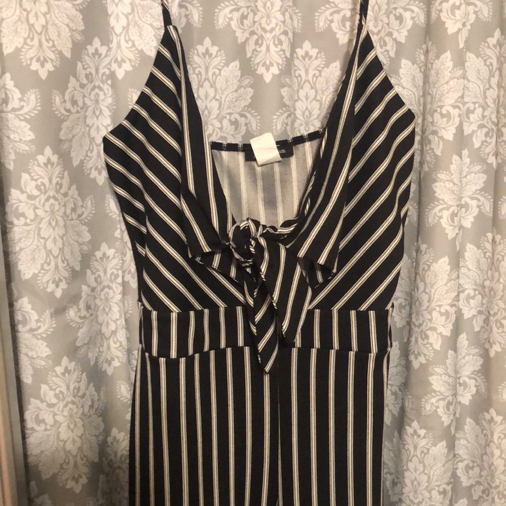 Stripe jumpsuit 🤍🖤